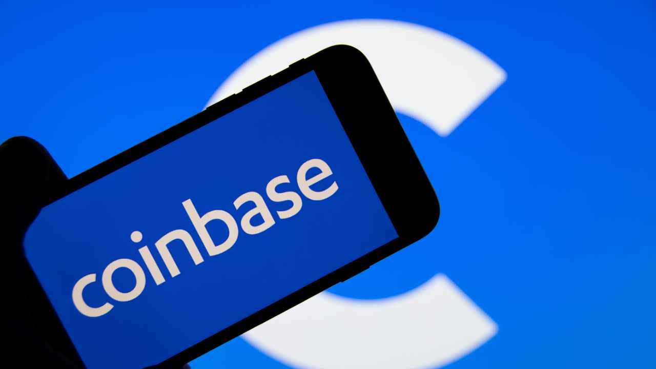 کویین بیس رکورد قیمت سهام خود را شکست؛ افزایش ۵۰ درصدی در تقاضا برای ETFهای کریپتو!