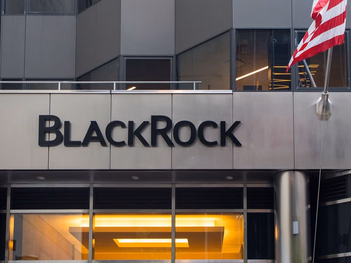 ارزش ETF بیت کوین BlackRock iShares با جهشی رکوردشکن از مرز ۷۰۰ هزار بیت کوین گذشت