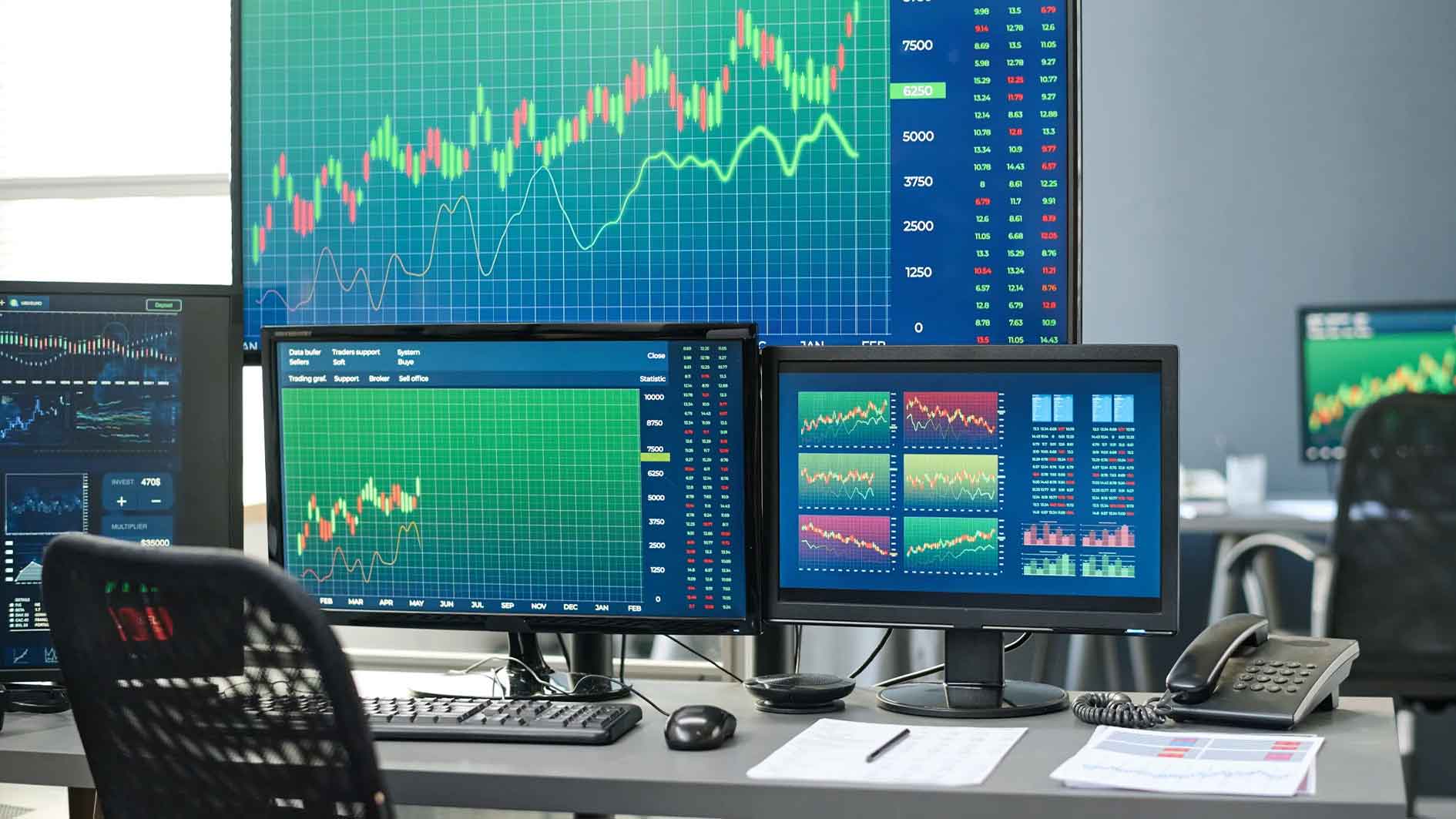 اشتباهات خرید مانیتور ترید؛ راهنمای انتخاب بهترین مانیتور برای تریدرها